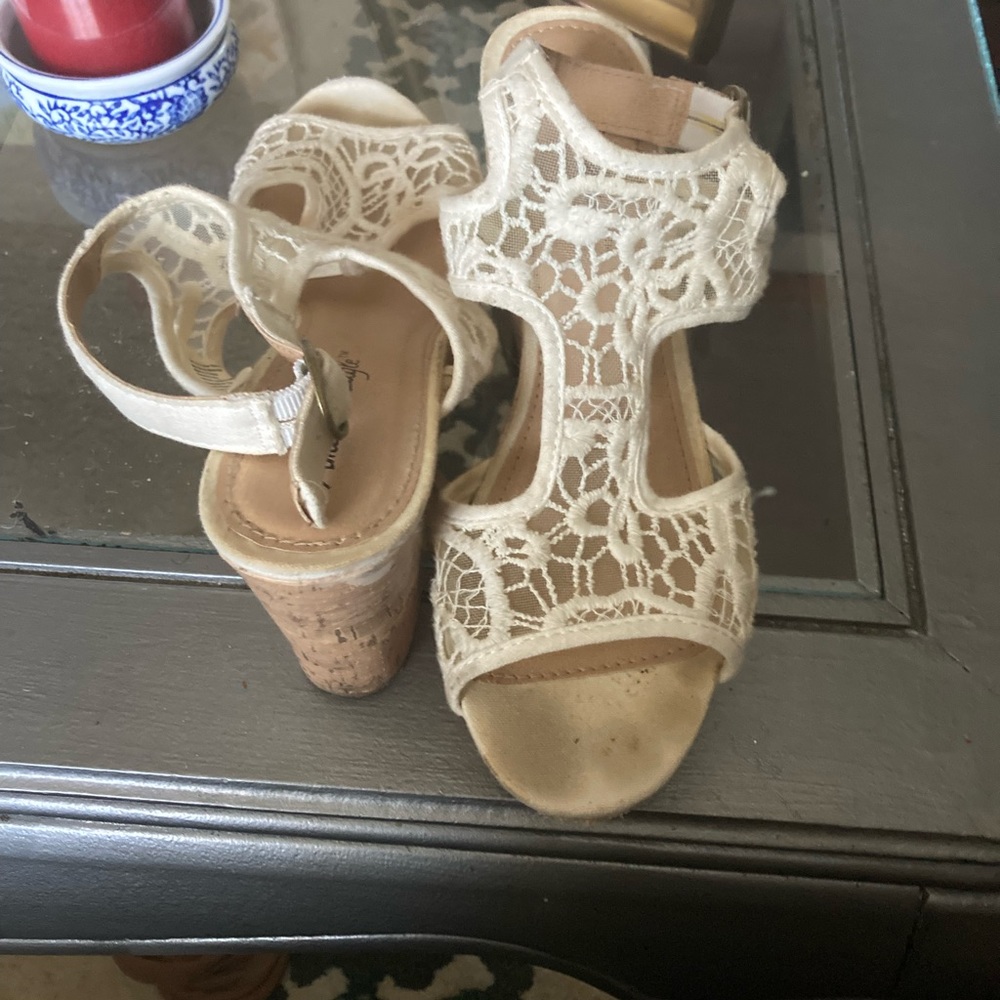 4 in wedge wrapped around ankle lace shoe very cute on